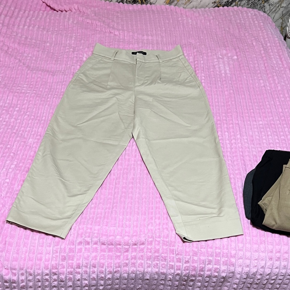 Banana Republic Beige Cropped Pants